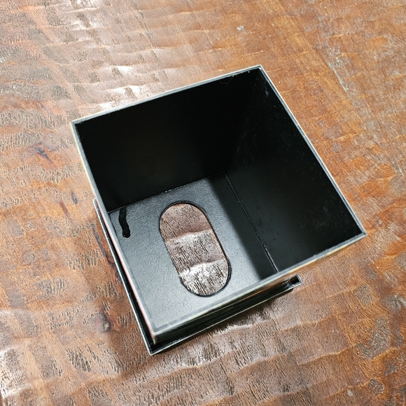 Decorative Tropical Tissue Cover Box - Picture 3 of 4